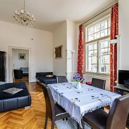 Cosy For 4 / Old Town / Jewish Quarter * Прага