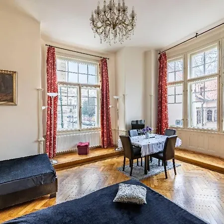 Cosy For 4 / Old Town / Jewish Quarter Апартаменты Прага