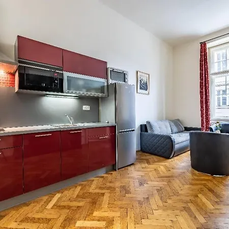 Cosy For 4 / Old Town / Jewish Quarter Апартаменты